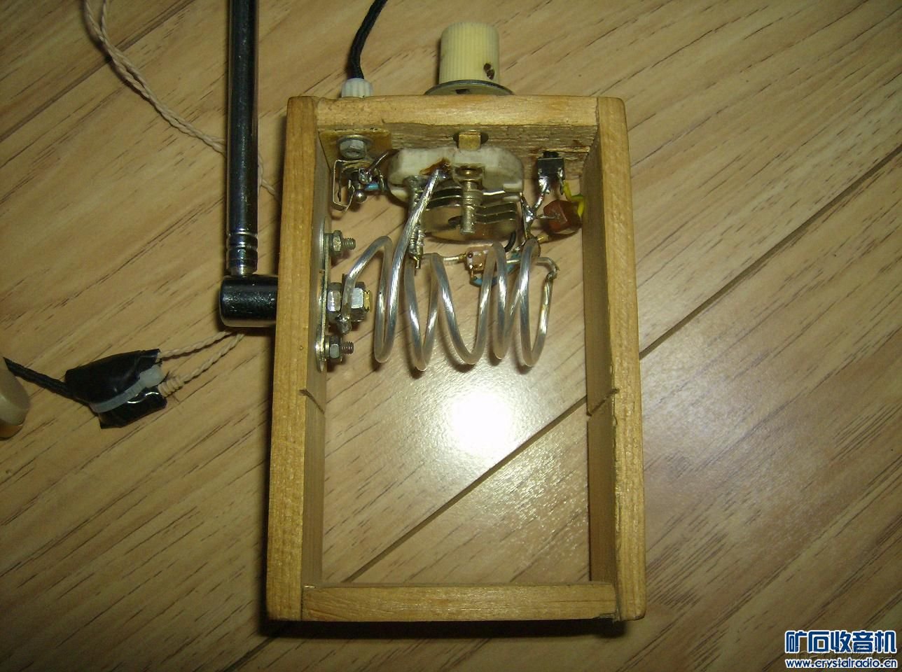 HPIM0689.JPG FM场效应管检波矿石收音机