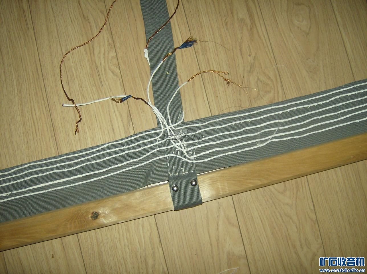 HPIM0635.JPG 画轴大环场效应管检波中波矿石收音机