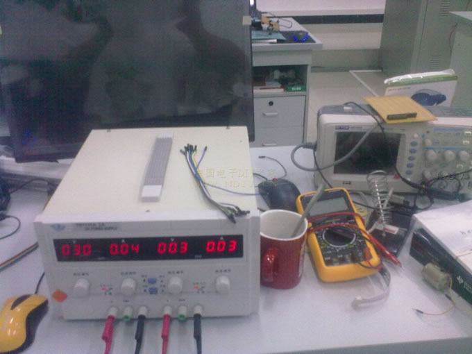 20120713419.jpg DIY智能避障小车 视频