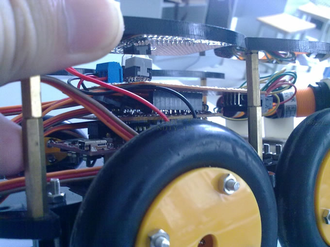 20120720429.jpg DIY智能避障小车 视频