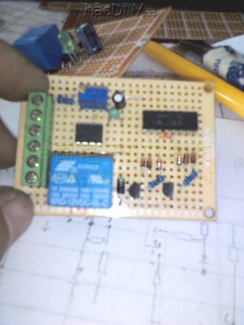 在来个 DIY  安装在车上的led爆闪雾灯