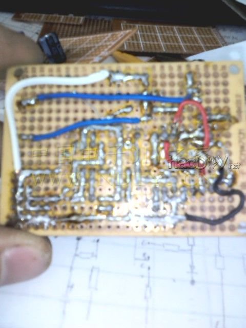 背面 DIY  安装在车上的led爆闪雾灯