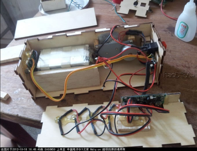 10.jpg 用木盒DIY了强大的手机移动电源
