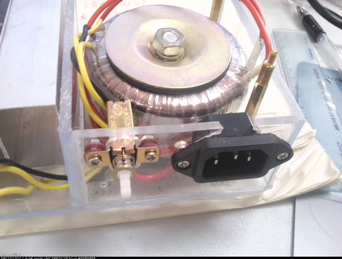 IMG_20120927_153655.jpg tda2030功放与自制玻璃音箱