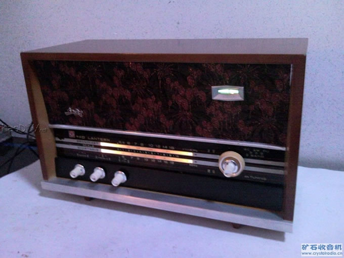 以假乱真的红灯机整机外观1.jpg 以假乱真的红灯机整机外观1.jpg