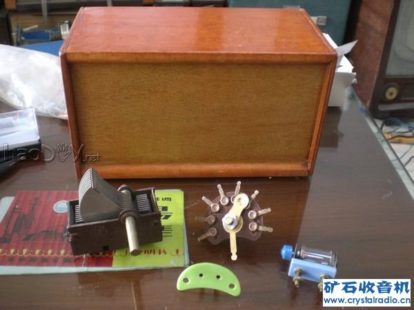 CIMG3879.JPG 用老元件和高仿元件制作的矿石收音机