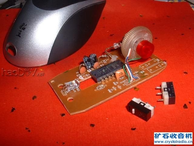 Table_DSCF0003.jpg 鼠标、点动、电调、数显“单管机”+ 频率计 收音机