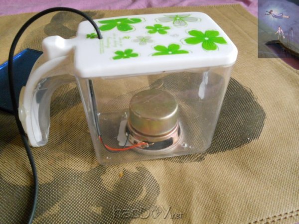 f5246e03a3c36ab3277fb58d.jpg 自制透明小音箱