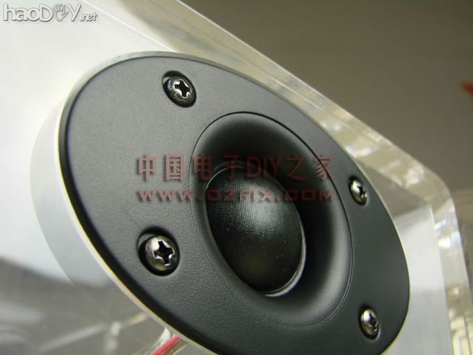 4.jpg DIY创意透明音箱