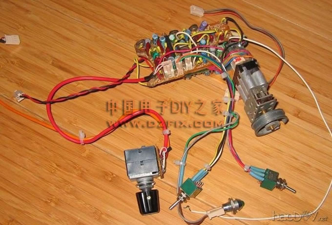 4.jpg DIY了一台收音机,与大家分享一下乐趣。