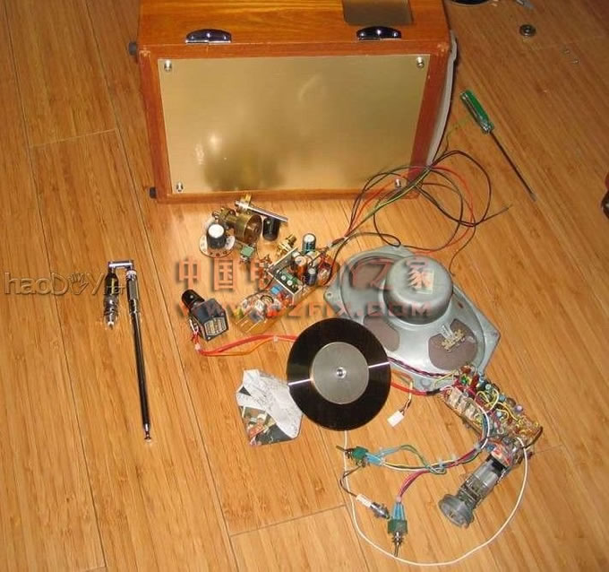 9.jpg DIY了一台收音机,与大家分享一下乐趣。