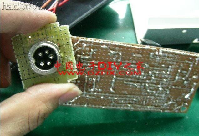 4.jpg 自制称手恒温电烙铁