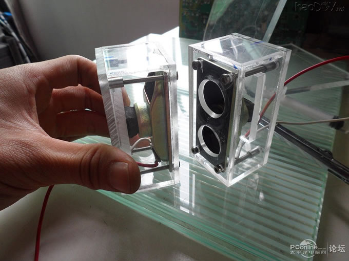 点击查看原图 不到200大洋自己组的超薄显示器、亚克力+不锈钢的极致组合