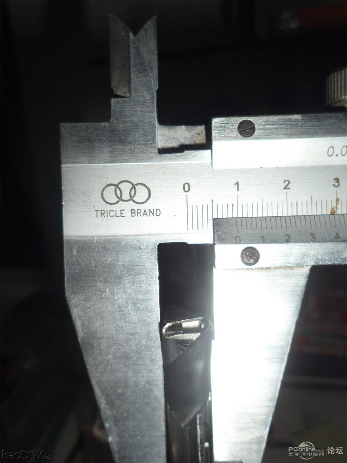 点击查看原图 不到200大洋自己组的超薄显示器、亚克力+不锈钢的极致组合