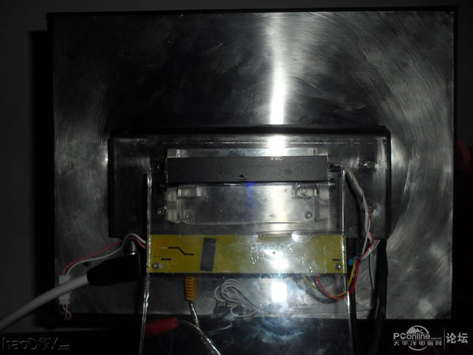 点击查看原图 不到200大洋自己组的超薄显示器、亚克力+不锈钢的极致组合