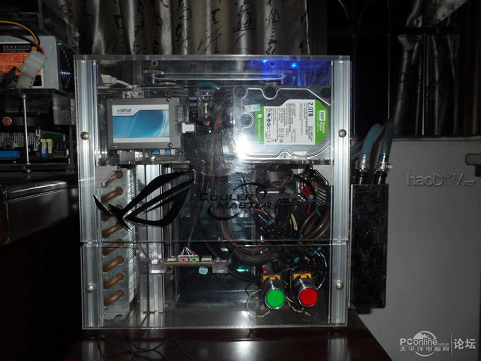 点击查看原图 不到200大洋自己组的超薄显示器、亚克力+不锈钢的极致组合