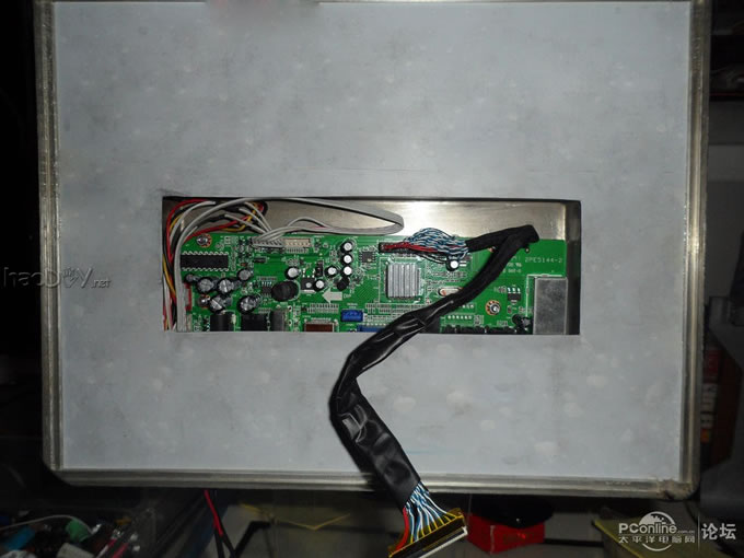 点击查看原图 不到200大洋自己组的超薄显示器、亚克力+不锈钢的极致组合