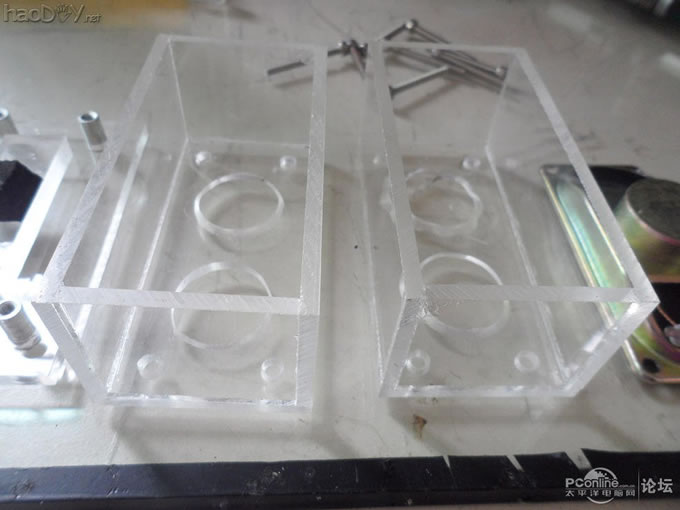 点击查看原图 不到200大洋自己组的超薄显示器、亚克力+不锈钢的极致组合