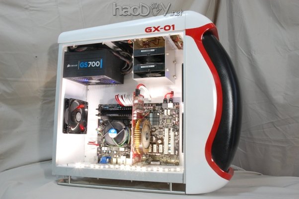 点击查看原图 ECS Modman 2012 參賽作品,全人手製造 GX-01主机电脑