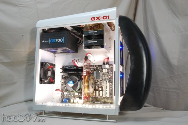 点击查看原图 ECS Modman 2012 參賽作品,全人手製造 GX-01主机电脑