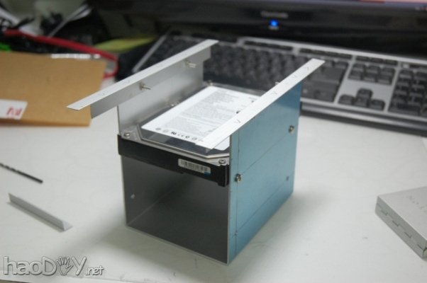 点击查看原图 ECS Modman 2012 參賽作品,全人手製造 GX-01主机电脑