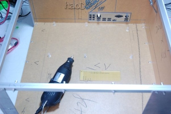 点击查看原图 ECS Modman 2012 參賽作品,全人手製造 GX-01主机电脑