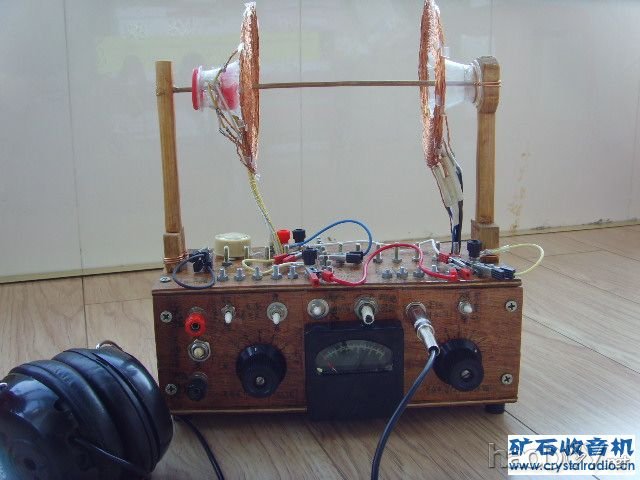 刷了清漆 我的第三台矿石收音机