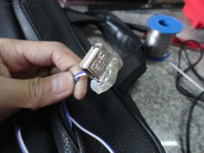 点击检查原图 节能环保无处不在,自制太阳能充电包包