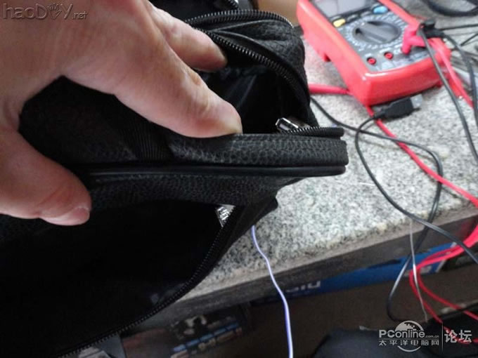 点击检查原图 节能环保无处不在,自制太阳能充电包包