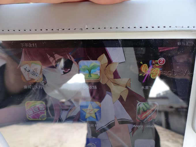 点击检查原图 节能环保无处不在,自制太阳能充电包包