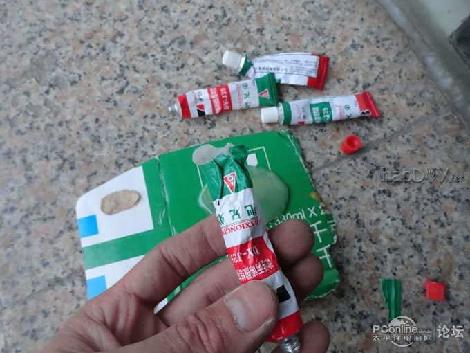 点击检查原图 节能环保无处不在,自制太阳能充电包包