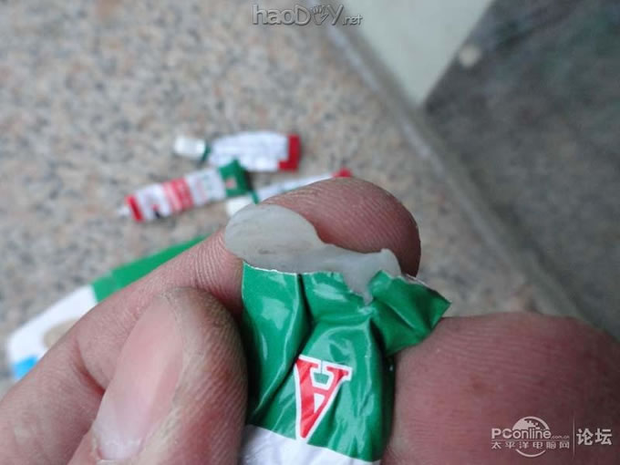 点击检查原图 节能环保无处不在,自制太阳能充电包包