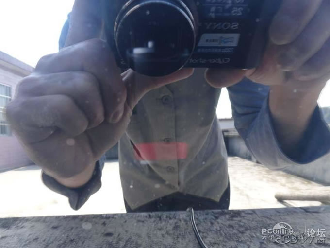 点击检查原图 节能环保无处不在,自制太阳能充电包包