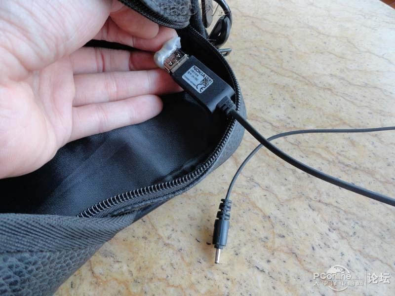 点击检查原图 节能环保无处不在,自制太阳能充电包包