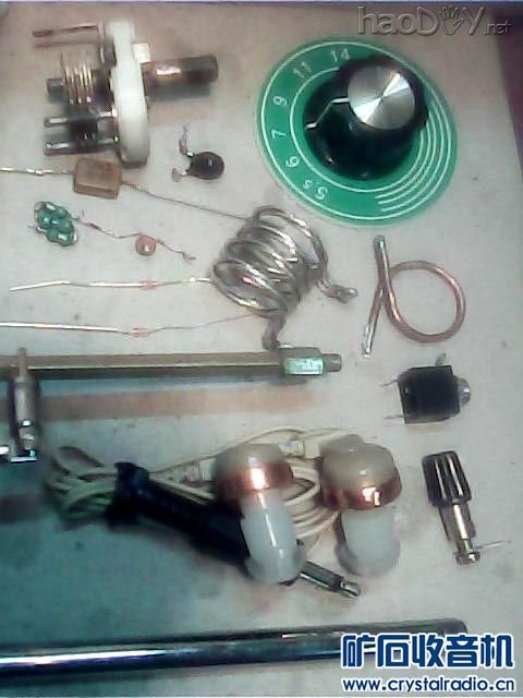 2-2参赛作品:FM矿石收音机:所用元件.jpg 制作一台音量大的 灵敏度高:矿石FM收音机