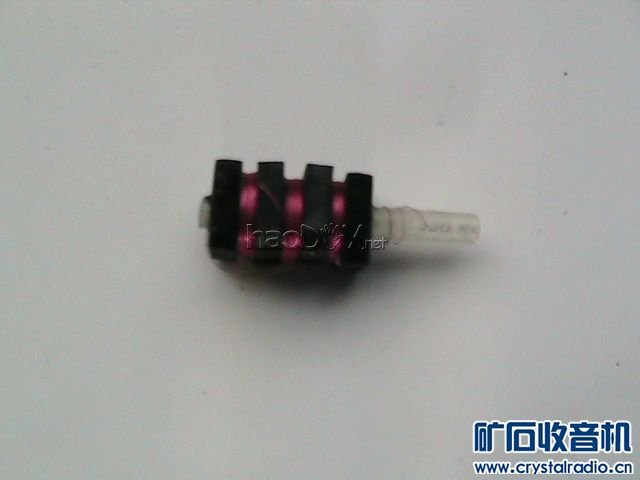 照片2 028.jpg 一台怀旧的仿古收音机