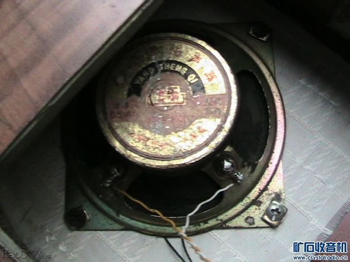 IMG_2391.jpg 一台怀旧的仿古收音机
