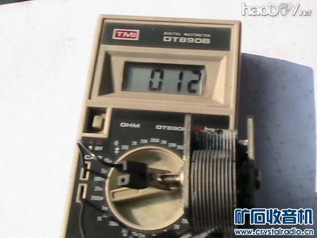 照片2 063.jpg 一台怀旧的仿古收音机