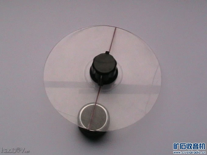 IMG_2382.jpg 一台怀旧的仿古收音机