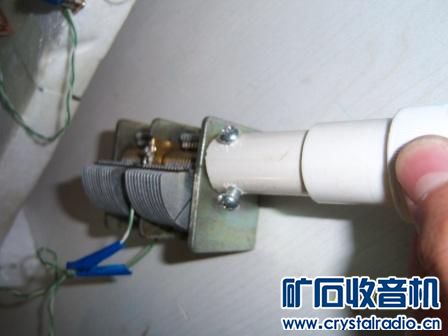 100_4375.JPG 用废旧材料制作的收音机空气联可变电容的旋钮