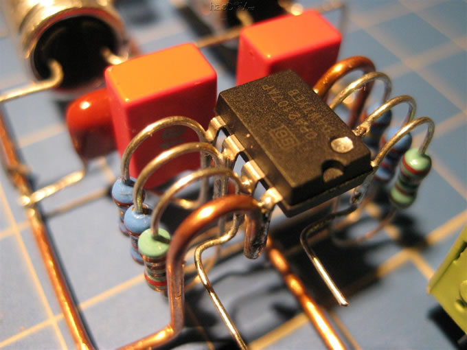 国外的搭棚艺术品 运放opa2132p耳放,耳机放大器