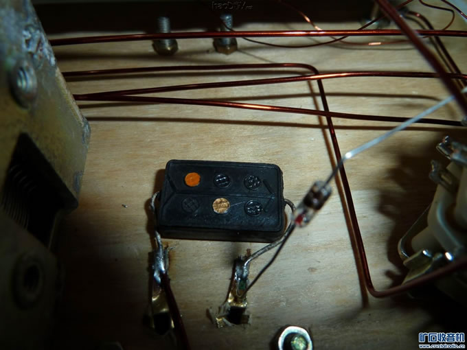 P1000329.JPG 怀旧矿石收音机