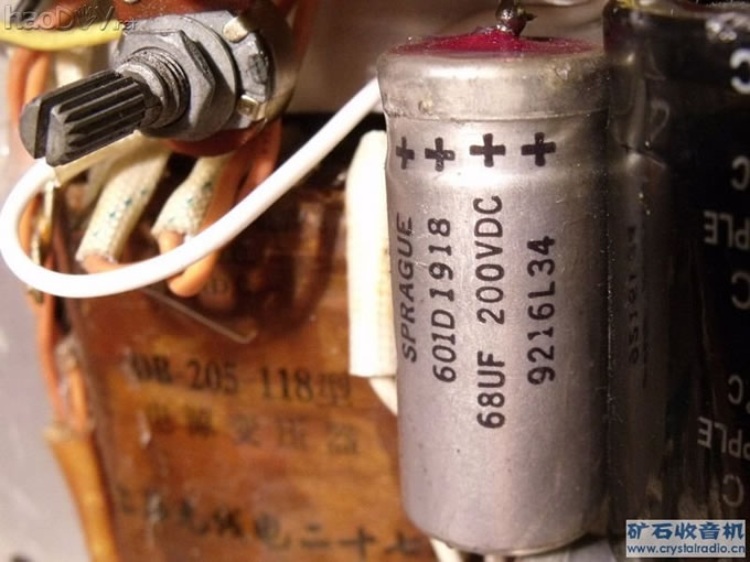 这是美国斯碧红头电解电容。 我实验制作的《和田茂氏前级》电子管胆前级