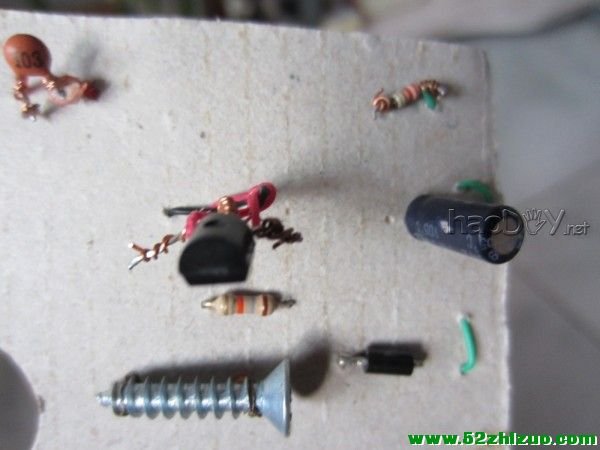 纯手工自制FM信号发射 纯手工自制FM信号发射