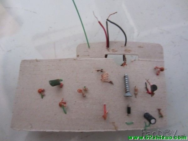 纯手工自制FM信号发射 纯手工自制FM信号发射