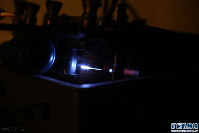 03火花隙打火暗.jpg 1918年美国飞机BC-15A火花发报机试机成功