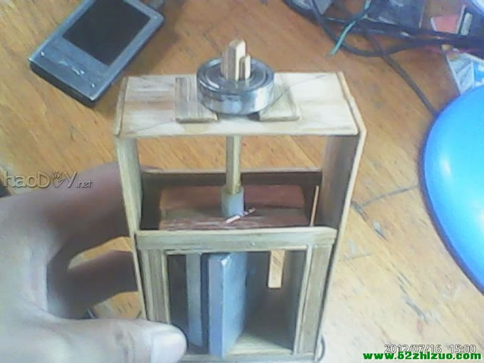 我自制的第一个发电机 我自制的第一个发电机