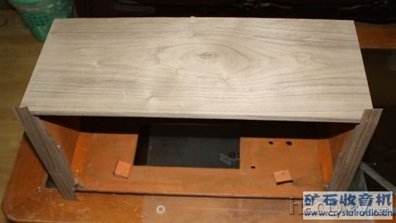 贴木皮.JPG 贴木皮.JPG