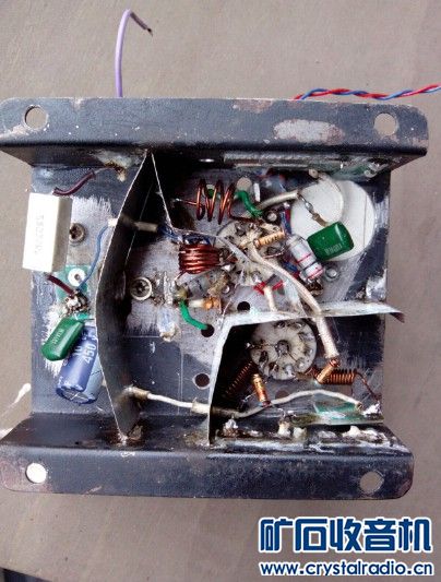 22223413.jpg 全手工制作电子管调频收音机实物图