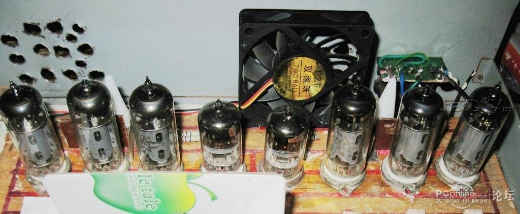 点击查看原图 很久以前,为电脑做的一个电子管小胆机功放~~~~~~